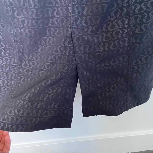 Lululemon Apres Yoga Black All Over Logo Jacket Rain Coat - Picture 7 of 16